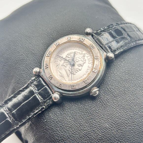 Vintage Carolee Antoninus Pius Black Leather Women’s Watch Working New Battery - Picture 2 of 8